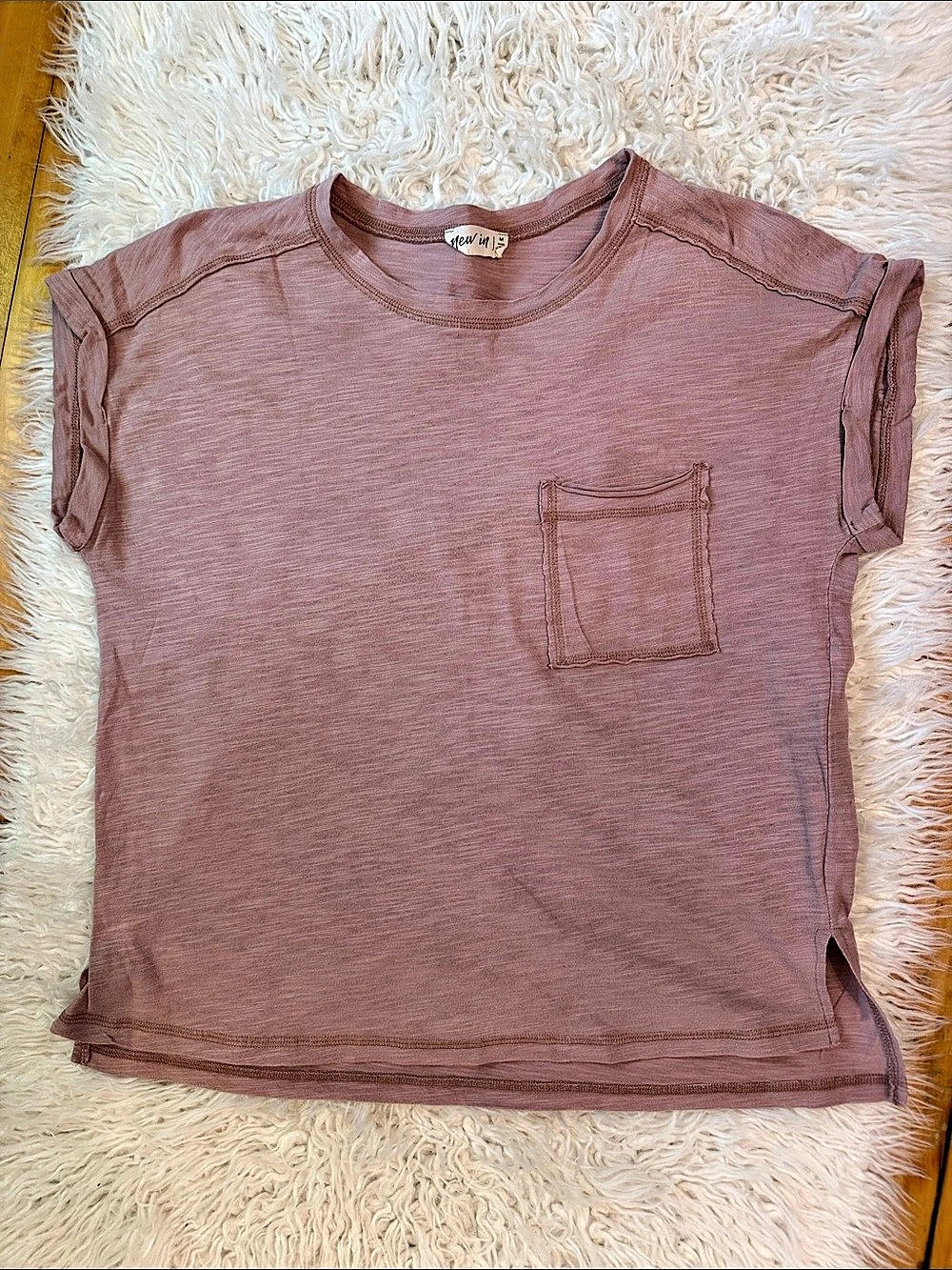 New In Short Sleeve Pocket Tee in Pink Size Medium